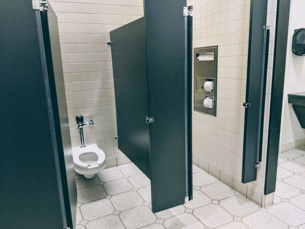 Cost of Commercial Toilet Installation in Independence